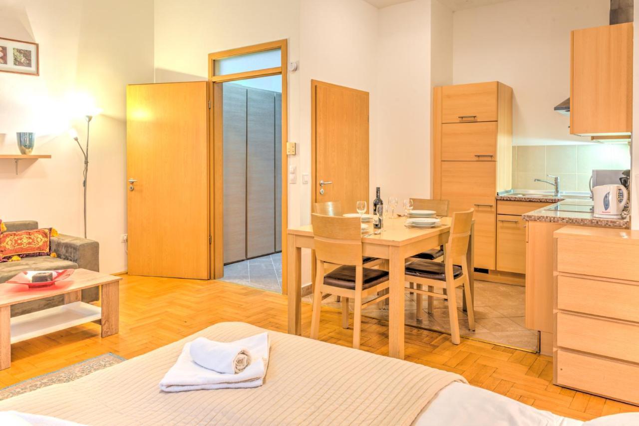 Central Apartments บูดาเปสต์ ภายนอก รูปภาพ